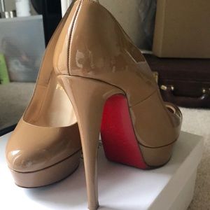 Christian Louboutin Beige Nude Bianca Patent Leather Platform Pumps